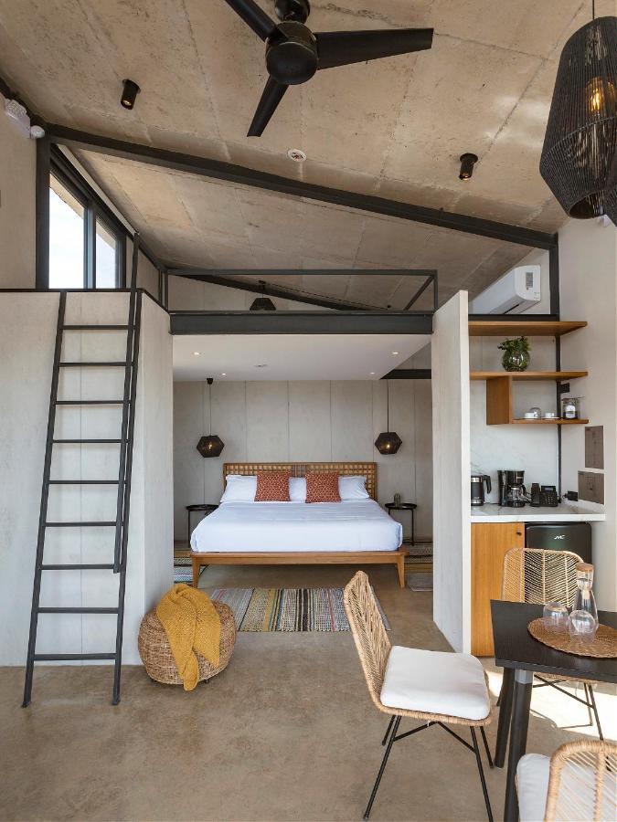 Eolia Sustainable Design Hotel Manta Exterior photo
